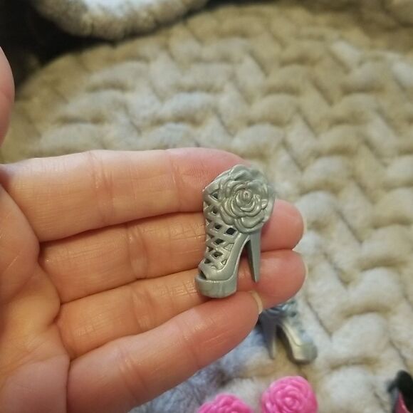 BARBIE DOLL SHOES SET OF 2 - Picture 3 of 6